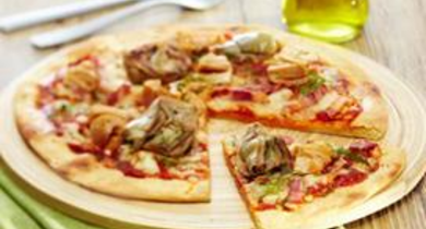 Pizza Mozzarella, thon et allumettes fumées