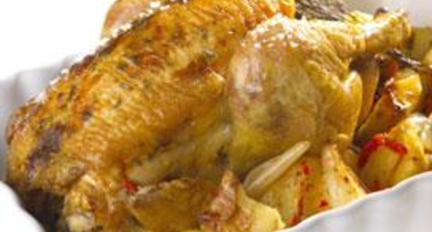 Poulet rôti au thym, lit de pommes de terre et 3 poivrons