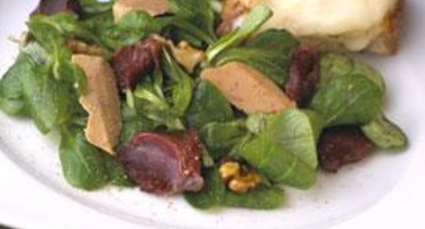 Salade de mâche, gésiers confits et toasts de chèvre