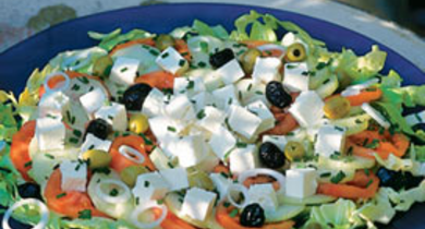 Salade méditerranéenne au fromage de brebis Salakis
