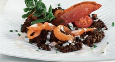 Salade tiède de lentilles au saumon, vinaigrette de yaourt