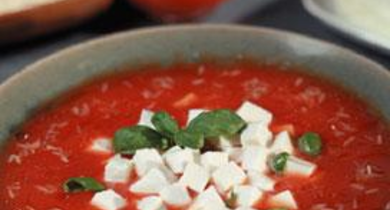 Soupe de tomates à la mozzarella
