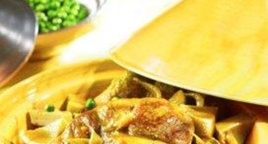 Tajine de veau au curcuma petits pois et fonds d'artichaut