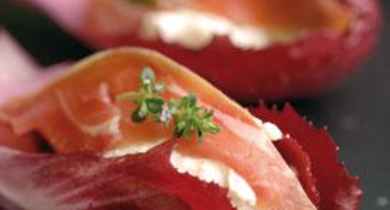 Tapas d'endive au chutney de fraises
