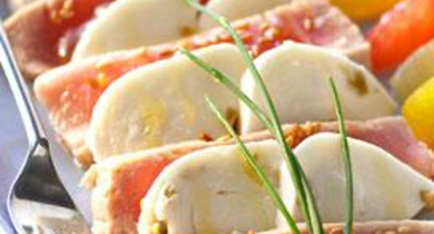 Thon et mozzarella, huile d'agrumes et sésame