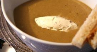 Velouté de cèpes et sa chantilly aux noix