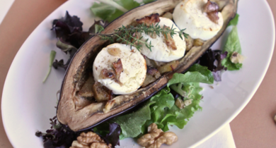 Aubergines farcies aux « Petits Chèvres Doux » et aux noix
