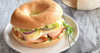 Bagel au poulet et reblochon