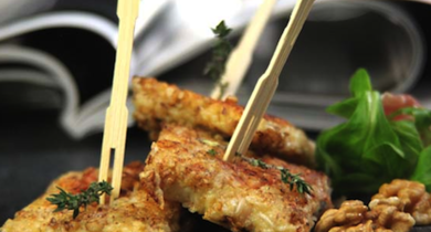 Bouchées de pain perdu au comté, jambon cru et noix