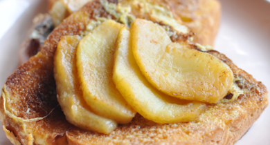 Brioche façon pain perdu et sa poêlée de fruits 
