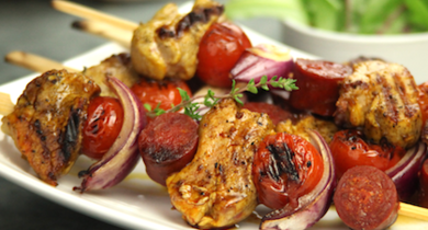 Brochettes de filet mignon de porc à l'Espagnole