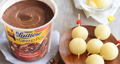 Billes de poires pochées aux épices douces et sa mousse La Laitière