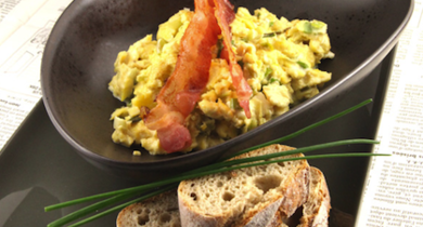 Brouillade aux oignons nouveaux et son croustillant