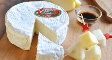 Camembert Lepetit et ses brochettes de fruits de saison