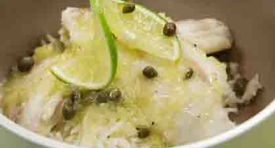 Filets de bar vapeur, sauce aux câpres et citron vert