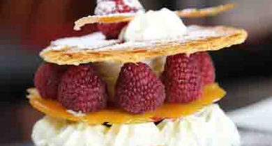 Mille et une feuilles au caramel et aux framboises