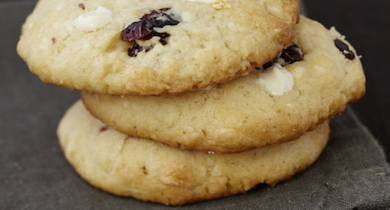 Cookies au chocolat blanc, coco et cranberries