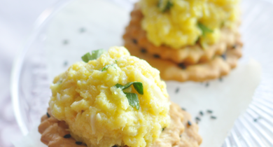 Craquant de sésame, miettes de crabe