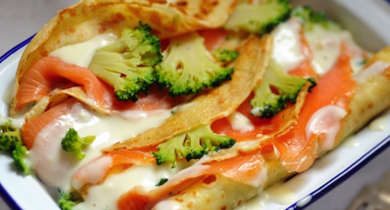 Crêpes roulées au saumon et aux brocolis