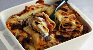 Crêpes roulées au jambon, aux champignons et à la béchamel gratinée