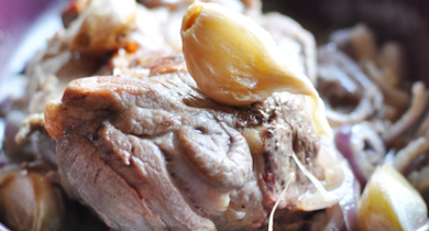 Epaule d'agneau, confit d'oignons