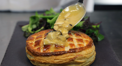 Feuilleté forestier de volaille au comté