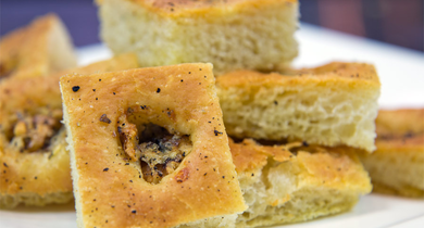 Focaccia au Roquefort et aux noix
