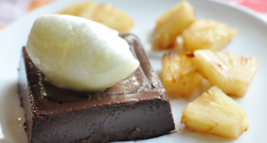 Fondant tiède au chocolat et ananas