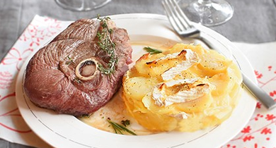 Gigot d'agneau et son gratin au camembert 