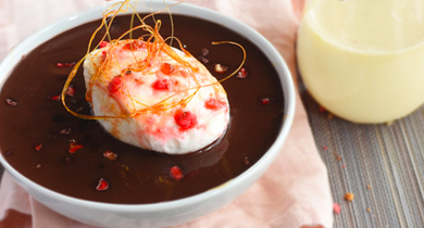Iles flottantes au chocolat et aux pralines roses
