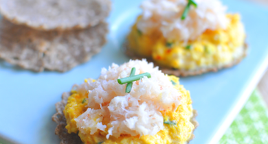 Kraz de blé noir, miettes de crabe et crème safranée