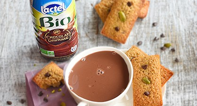 Financiers chocolat pistaches et son chocolat chaud