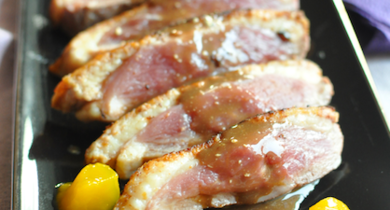 Magret de canard, sauce montée au beurre et dés de mangue