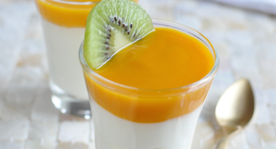 Mousse vanillée au coulis de mangue