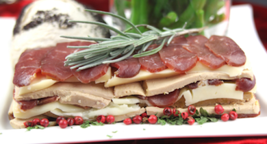 Millefeuille de magret de canard, foie gras et fromage de brebis
