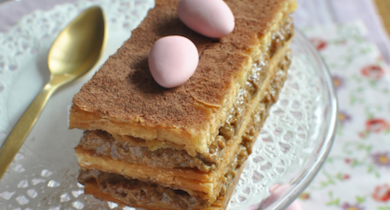 Millefeuille espresso aux éclats de dragées