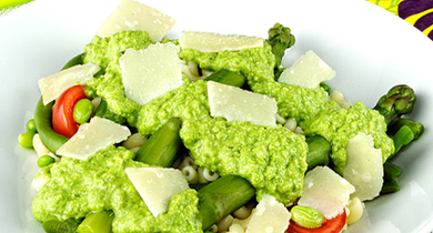 Salade de coquillettes aux légumes à la crème de petits pois