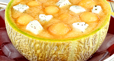 Soupe de melon aux dés de fromage Salakis