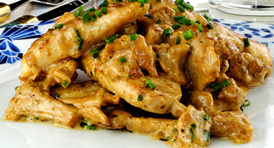 Aiguillettes de volailles aux girolles