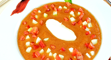 Gaspacho au yaourt et dés de légumes