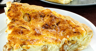 Tarte salée aux girolles et au fromage de chèvre