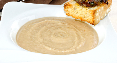 Velouté de châtaignes, tartines de béatilles