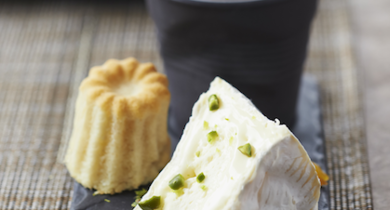 Camembert, cannelé à la cardamome et abricot secs