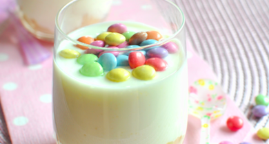 Panna cotta de Yaourt goût vanille et Smarties® et sa compotée de poires