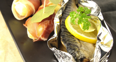 Papillotes de maquereau, pomme de terre en robe de jambon de Pays