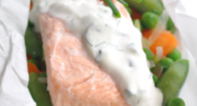 Papillotes de saumon sauce yaourt et ses légumes croquants