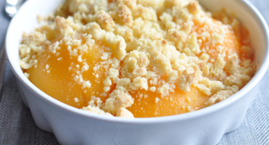 Pêches rôties et crumble