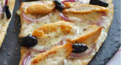 Pizza au poulet grillé et à la Tomme de Brebis Lou Pérac 