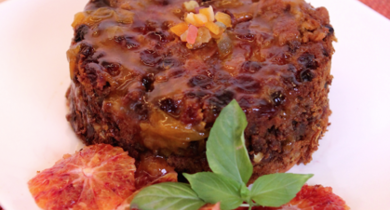 Pudding de pain d'épices, grenades fraîcheur à la fleur d'oranger