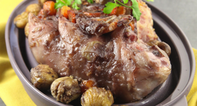 Ragoût de pieds de cochon aux châtaignes